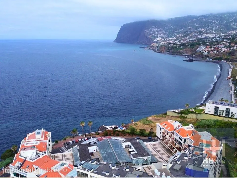 Penthouse T4 com terraços panorâmicos | São Martinho, Funchal