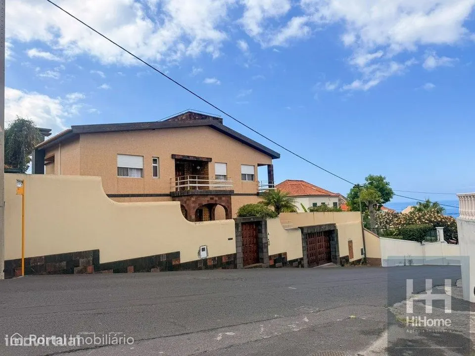 Moradia tradicional T3 com piscina no Funchal