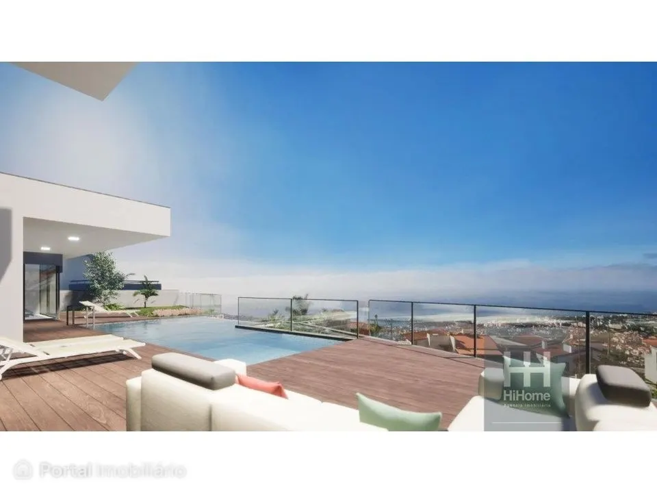 Lote com projecto aprovado para moradia T4 com piscina no Funchal