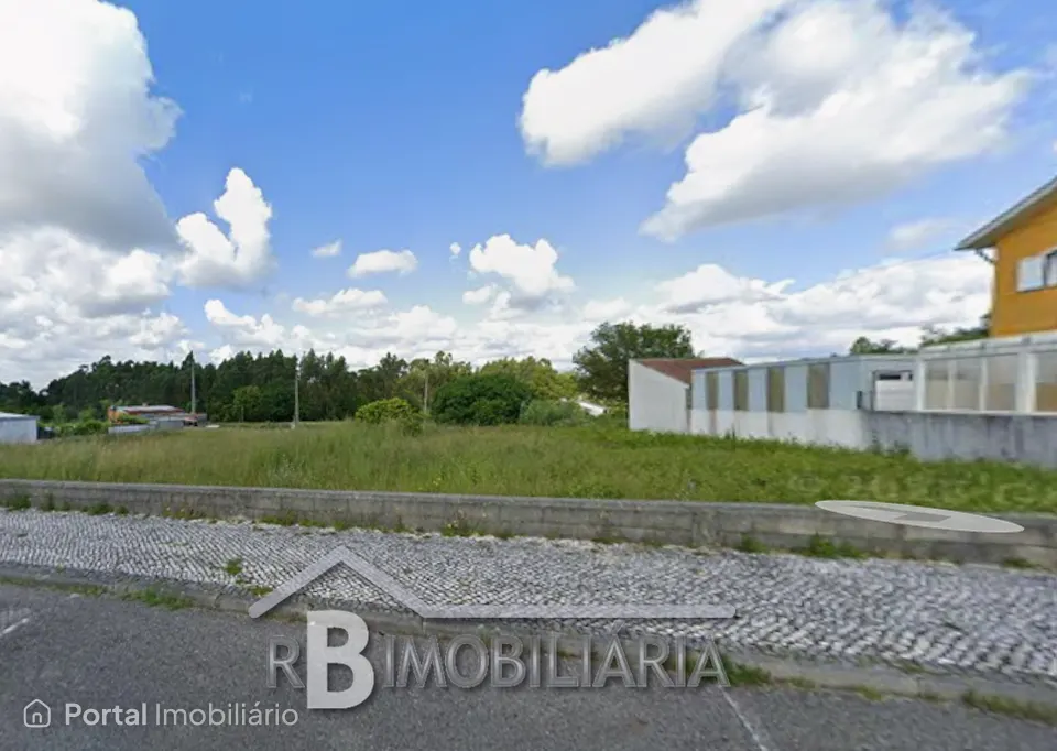 Três Lotes de Terreno em Oiã – Oliveira do Bairro
