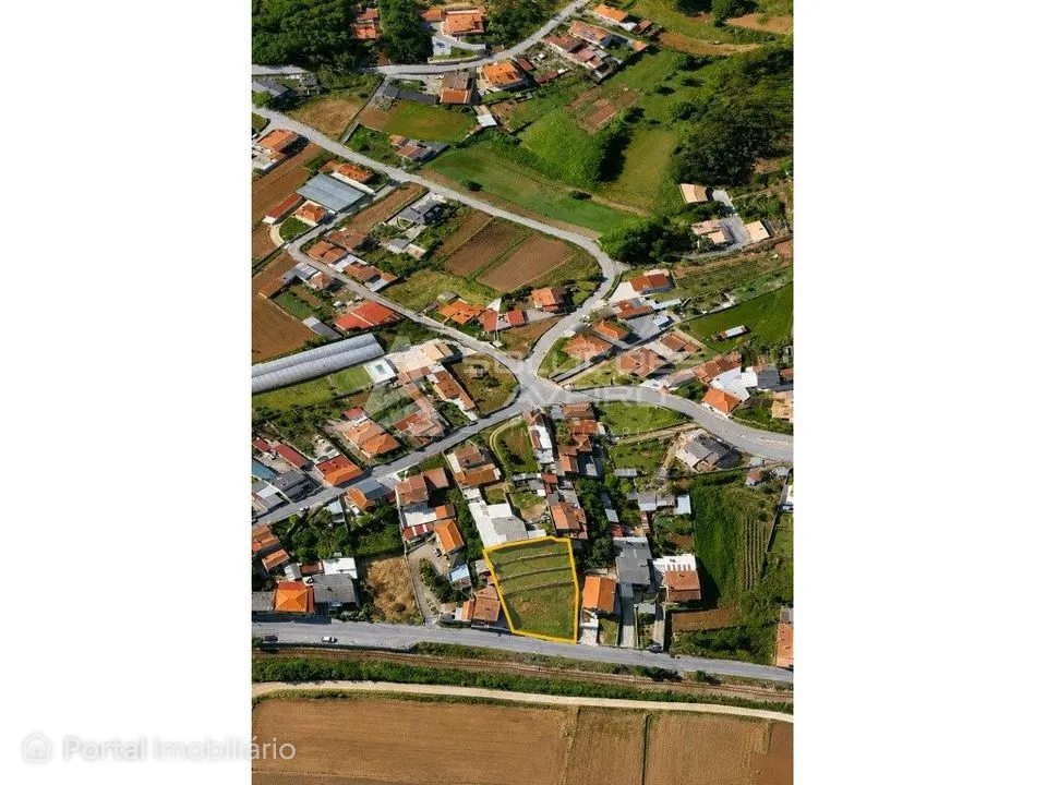 Terreno Rústico Urbanizável | 1.300 m² | Vista Deslumbrante sobre o...
