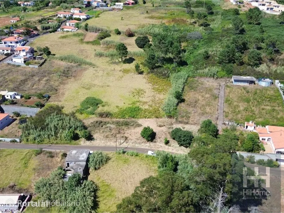 Terreno rústico nos Prazeres zona da Carreira - Prazeres
