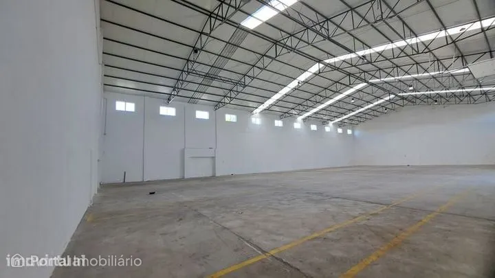 Warehouse for rent in Santa Maria, São Pedro e Matacães