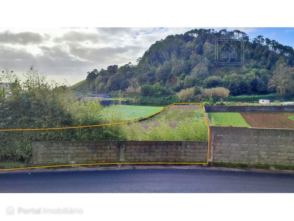 TERRENO para construção junto ao Azores Parque, São Roque, Ponta De...
