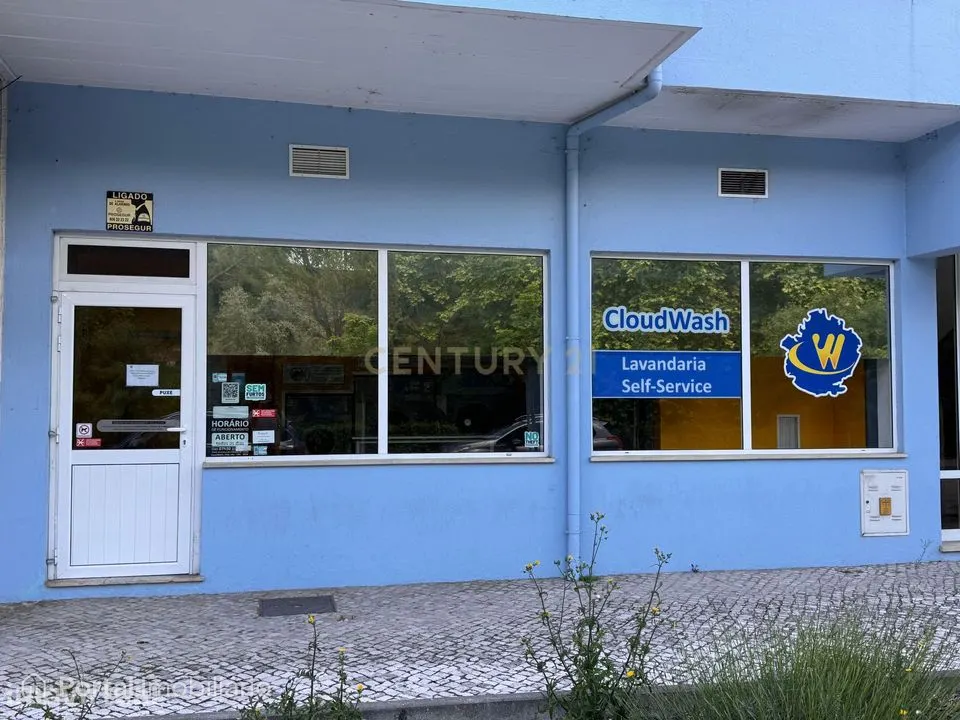 Loja \ espaço comercial, com rendimento | Estrada de Eiras – Urbanizaç