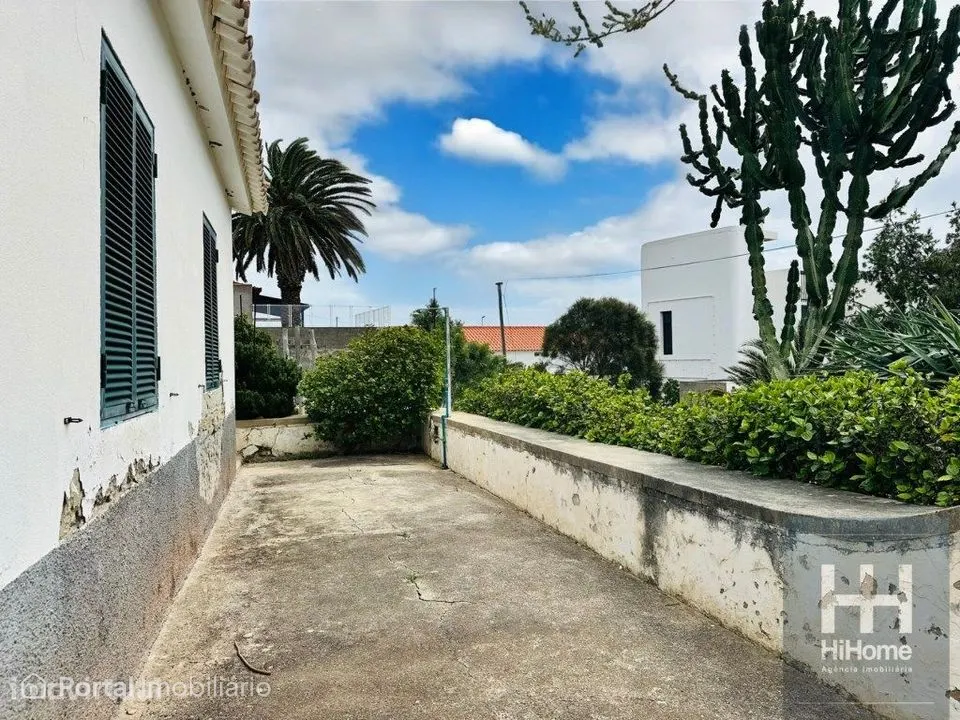 Moradia T4 com terreno de 1800 m2 na Ilha do Porto Santo