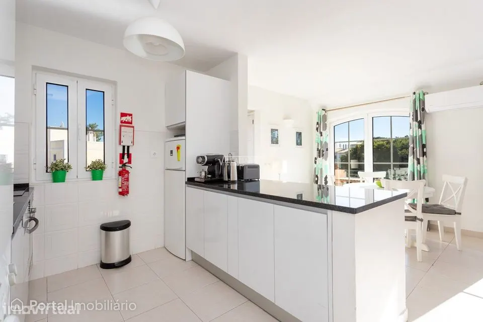 Apartamento T2 com Rooftop Privativo e Vista desafogada e de Mar no C