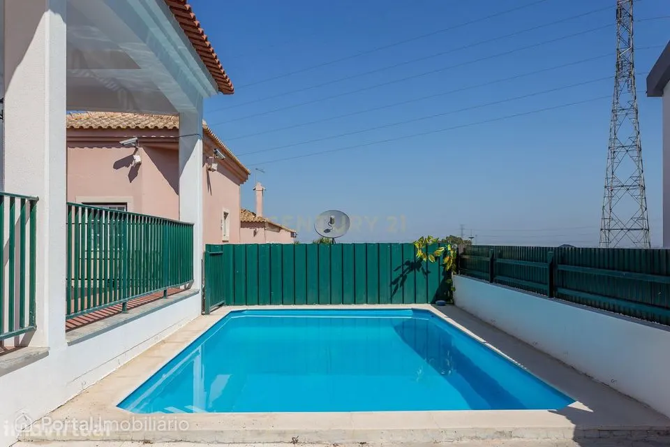 Moradia em Palmela, com Garagem, Piscina e Jardim
