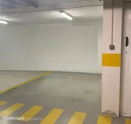 Estacionamento para arrendamento em Telheiras