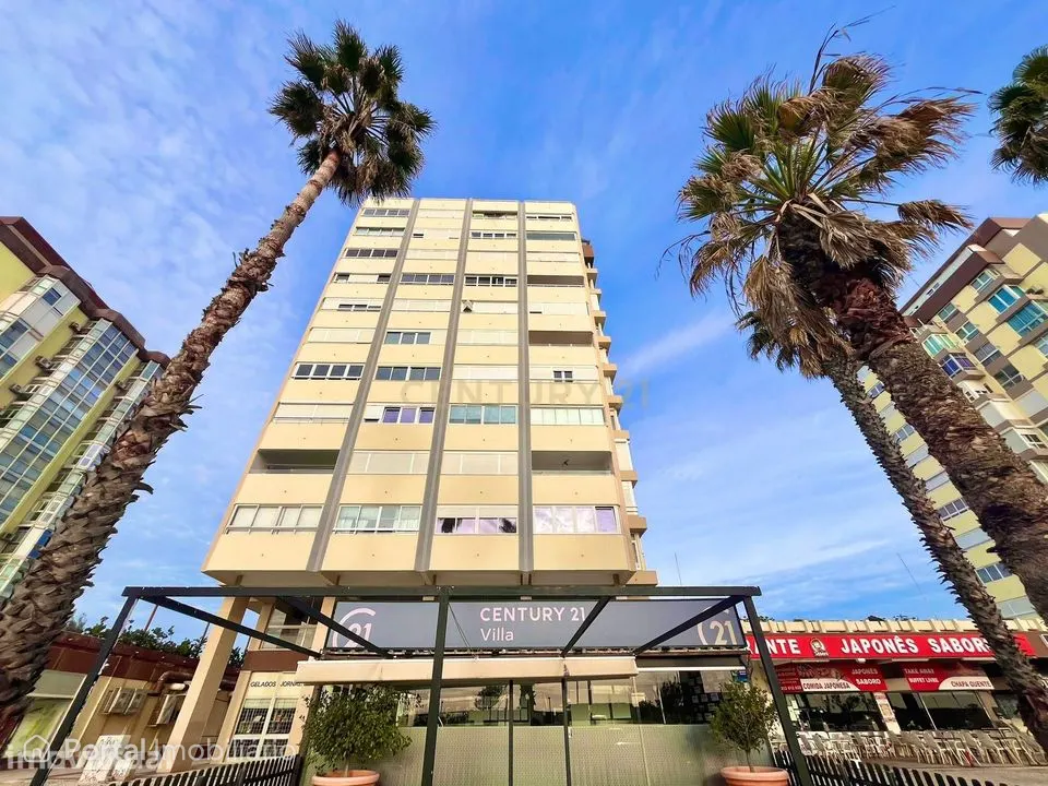 Apartamento Renovado com Vista Mar na Costa da Caparica