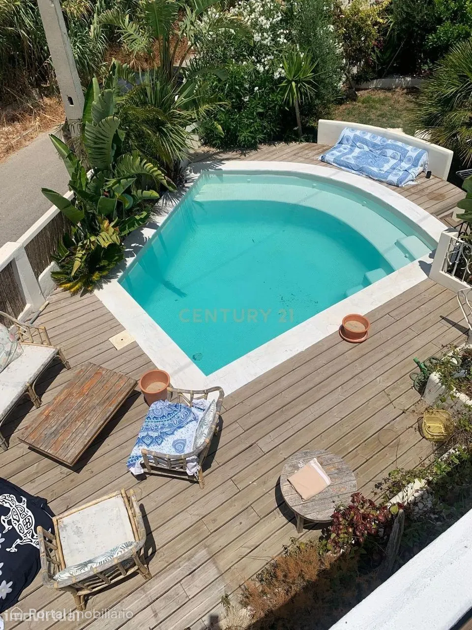 Moradia Independente T5 naTrafaria| Totalmente Remodelada | Piscina