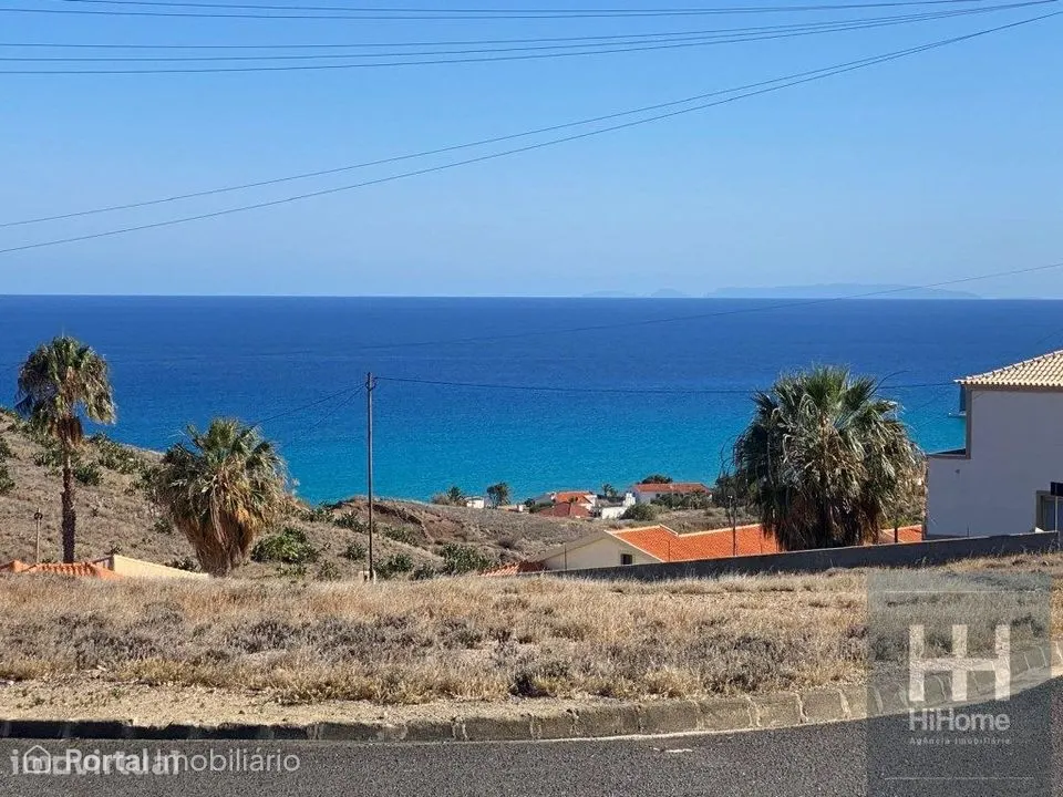 Terreno com 590 m2 na Ilha do Porto Santo
