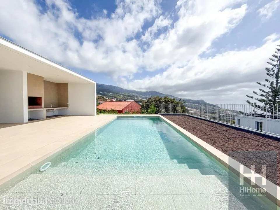Moradia de luxo T4 térrea com vista mar no Estreito da Calheta
