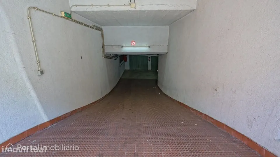Garagem fechada com 21 m2