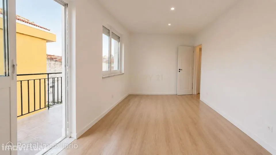 T2 duplex, remodelado com 91 m², sotão e varanda em Pai do Vento, Casc