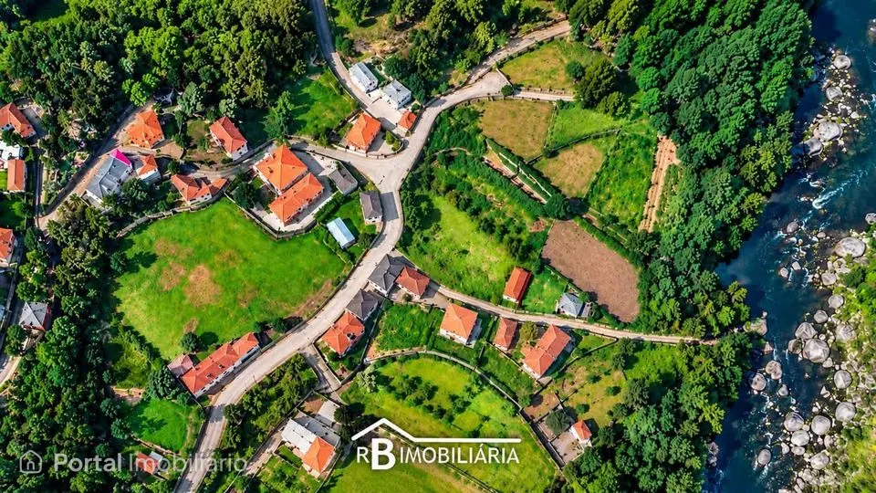 Terreno com projeto aprovado | Espiunca – Arouca