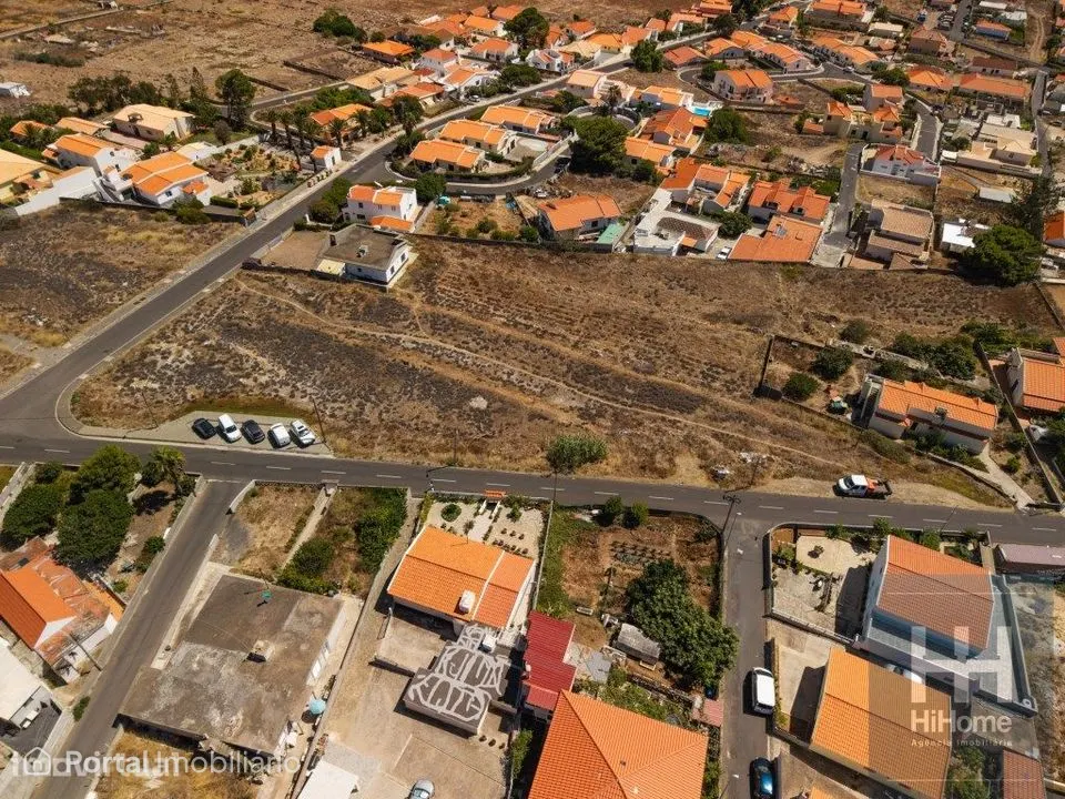 Terreno Urbano com Vista Mar e Vista Golfe - Porto Santo