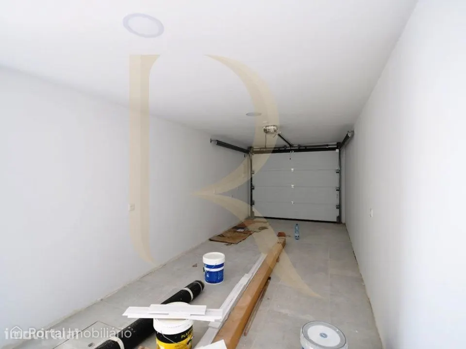 Moradia isolada térrea nova T3 com garagem e piscina em Brejos de A...