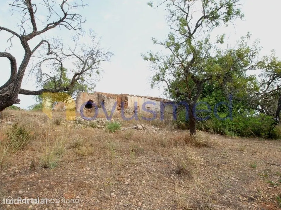 Prédio em ruinas para reconstrução, Fontainhas, Albufeira
