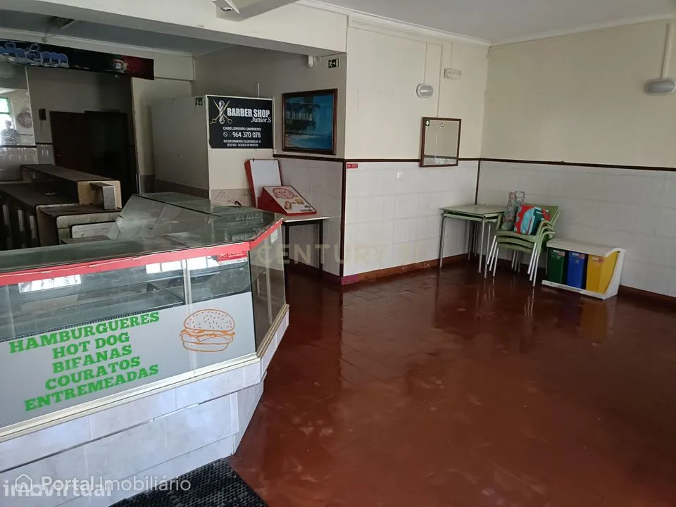 Espaço Comercial na Rua Passos Manuel, Alhandra