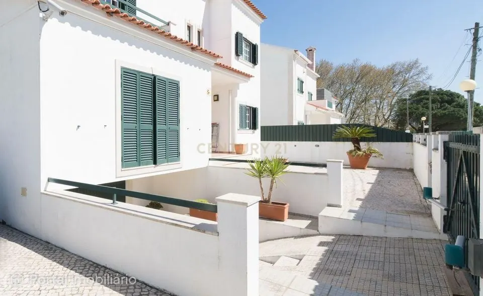 Moradia com 642 m² de terreno | Potencial de investimento ou habitação