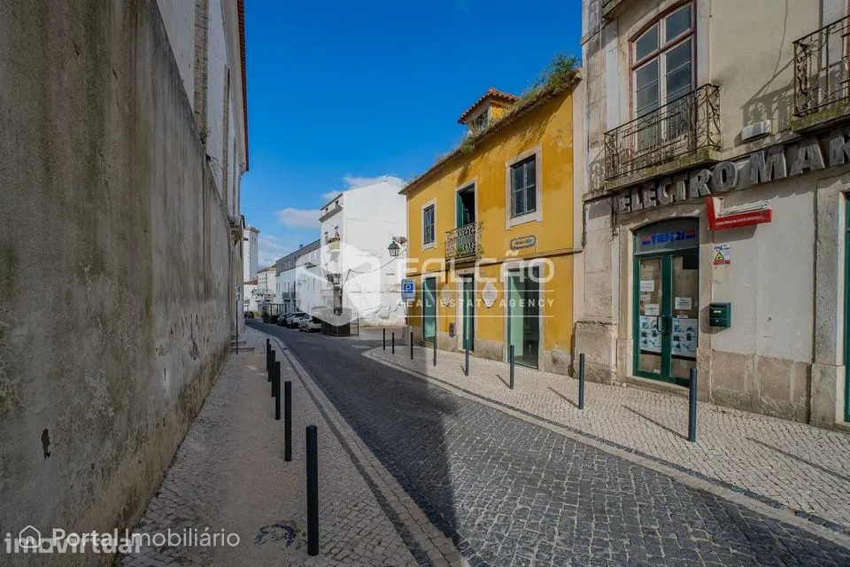 Loja T7+3 Arrendamento em Santarém (Marvila), Santa Iria da Ribeira de