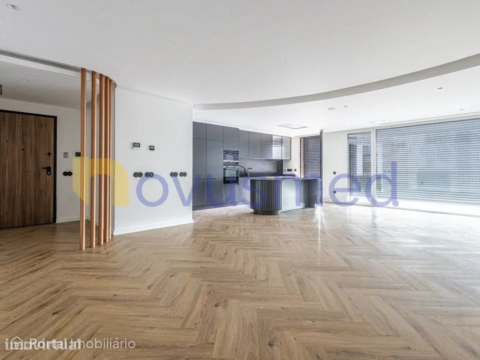Apartamento T3 com Vista Rio e Piscina no rooftop em Santarém