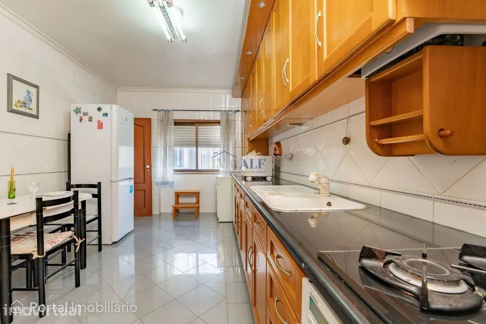 Apartamento T3 em Massamá, junto ao Shopping Center