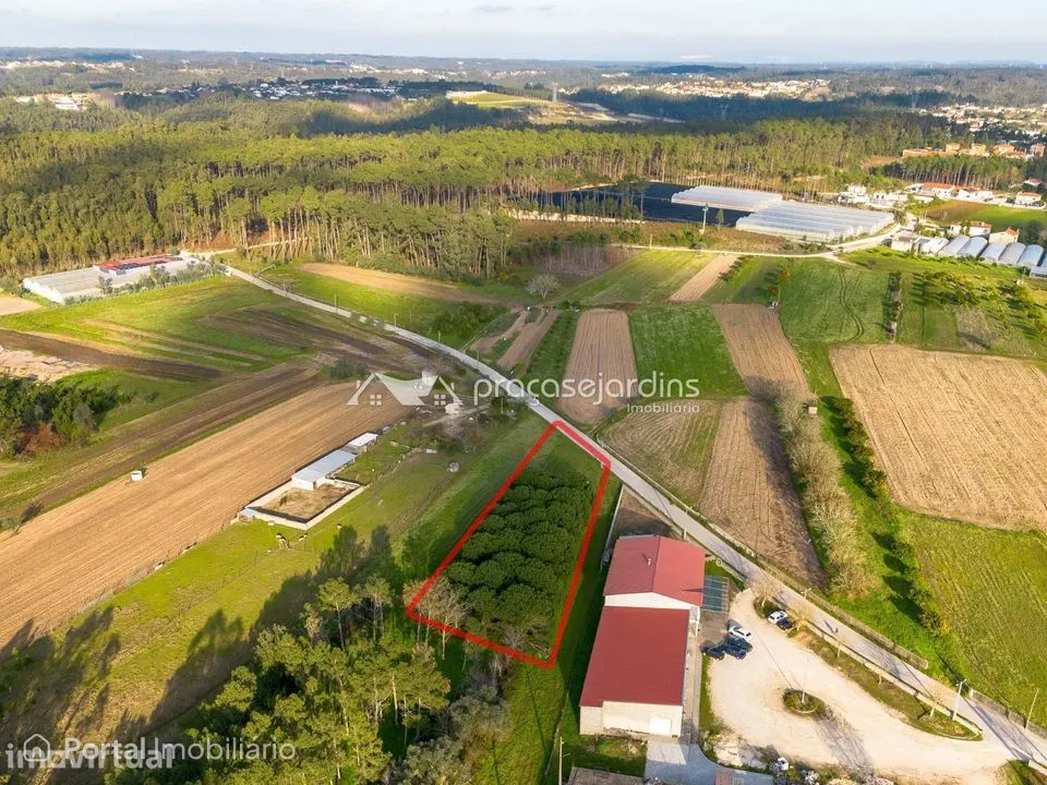 Terreno com 1050m2