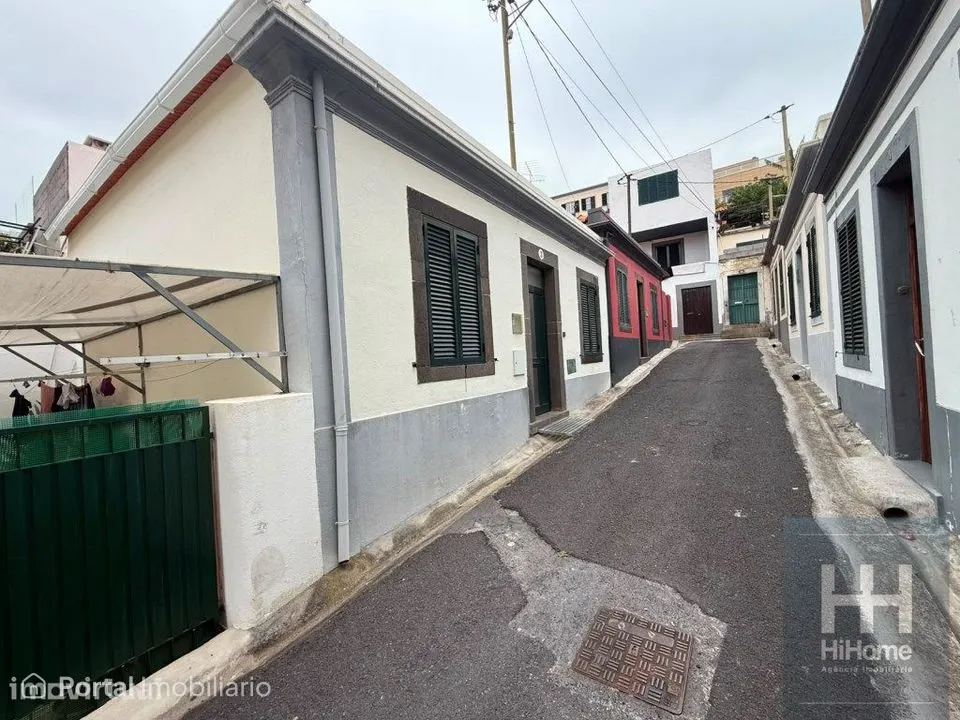 Moradia T3 com sótão na Rochinha - Funchal