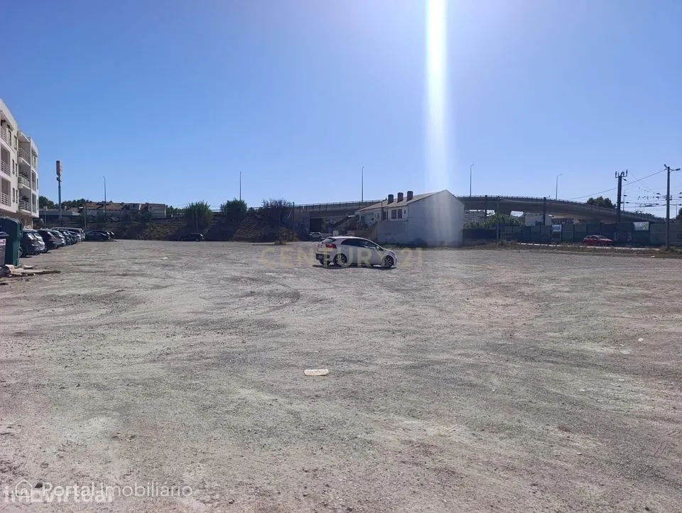 Terreno de 5.300 m para Construção (Multiusos) – Pinhal Novo, Palmela