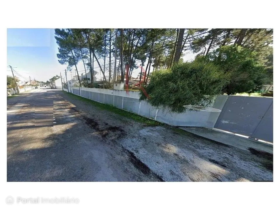 Lote urbano na Aroeira - Charneca da Caparica