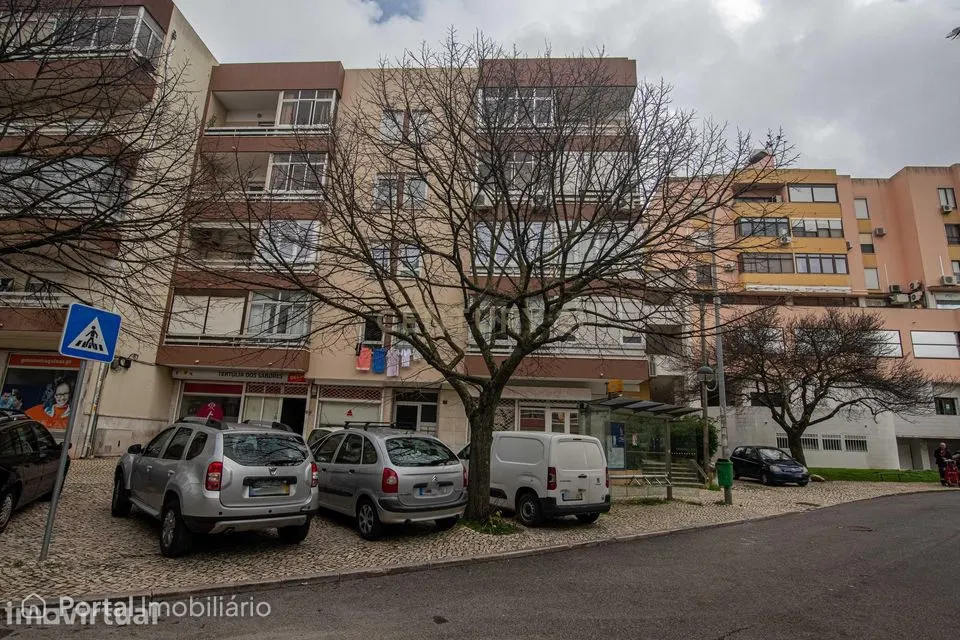 Apartamento T2 em Águas Livres, Amadora - Oportunidade Única