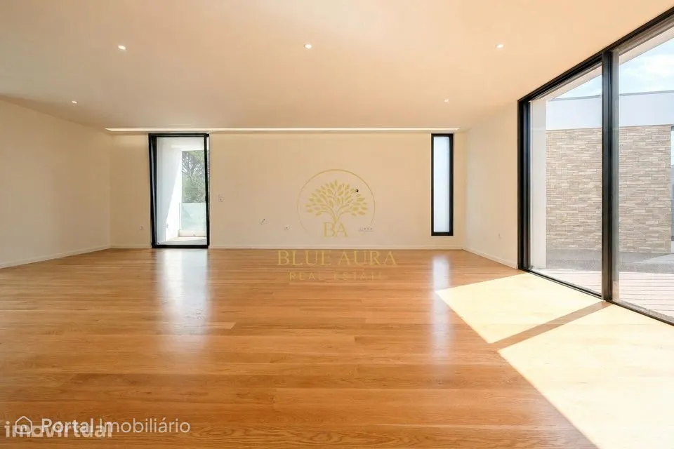 Moradia T2 Duplex na segunda linha de mar - Praia da Madalena