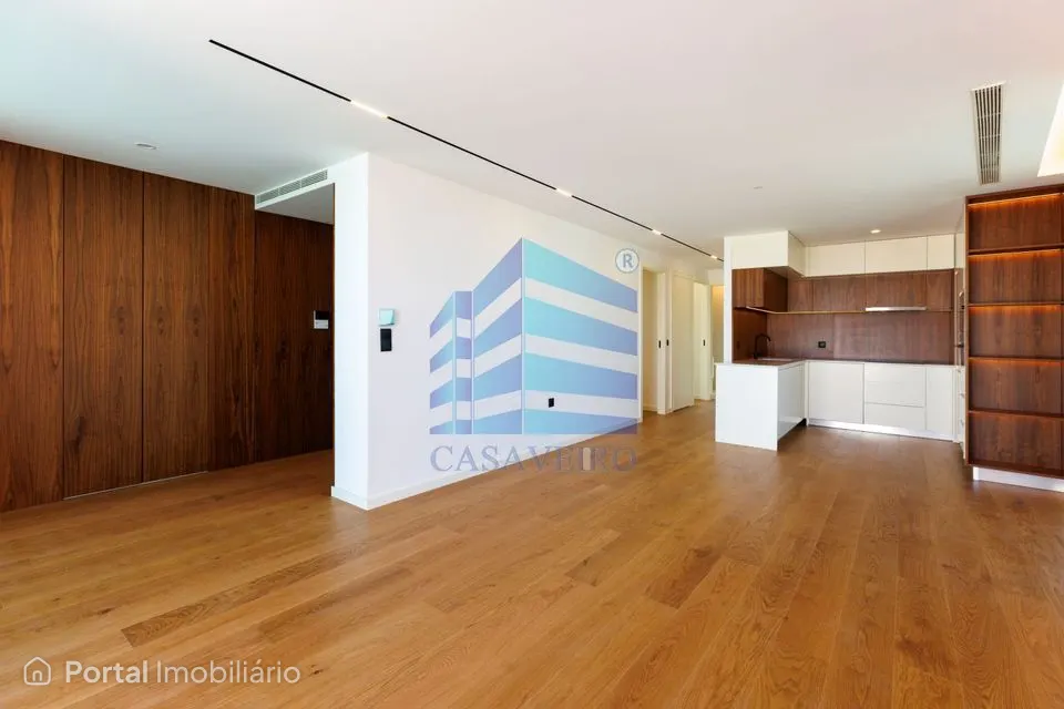 Apartamento T3 com Terraço no Cais do Alboi