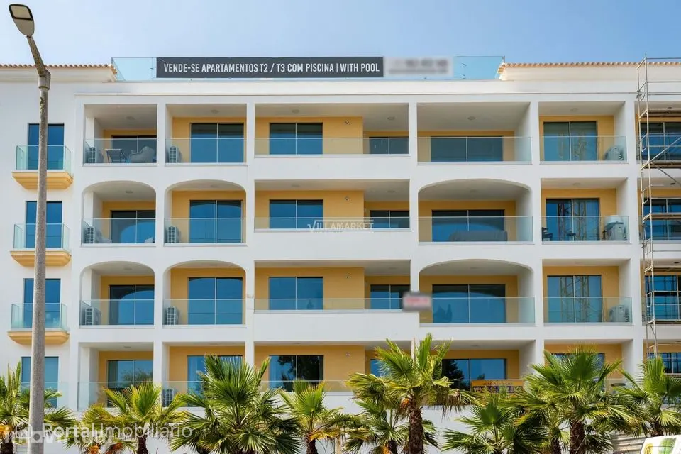 Último apartamento T3 + 1 novo com piscina na cobertura situados em la