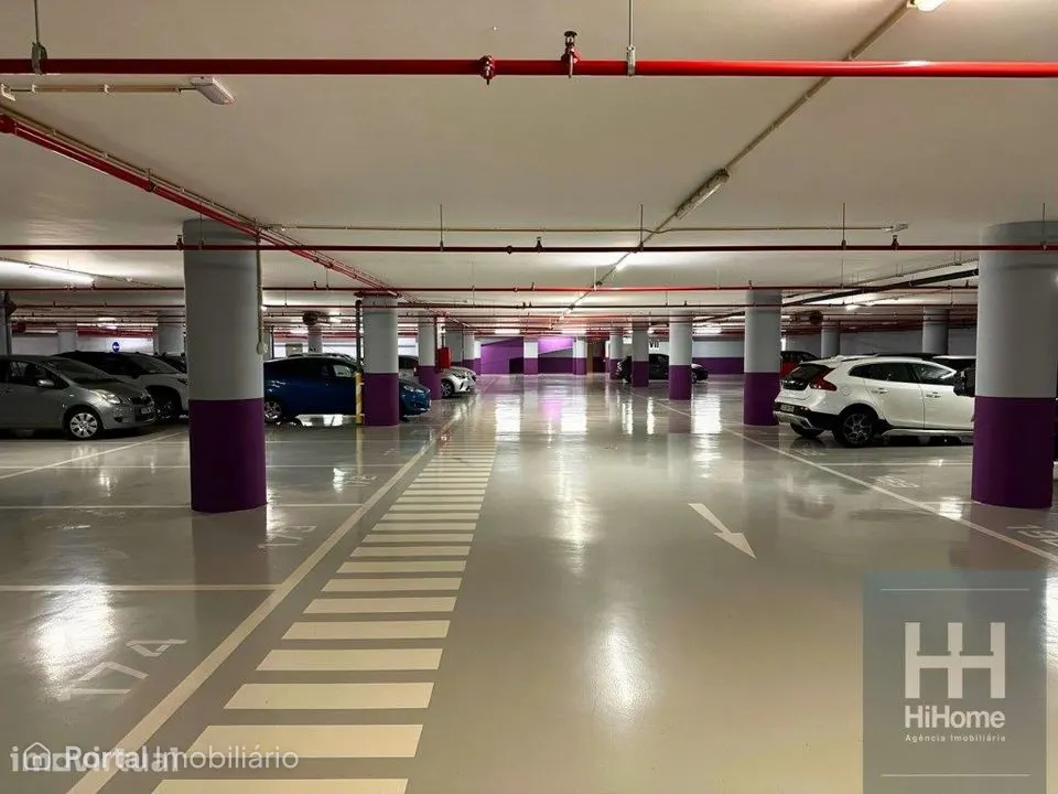 Lugar de estacionamento na Estrada Monumental, São Martinho