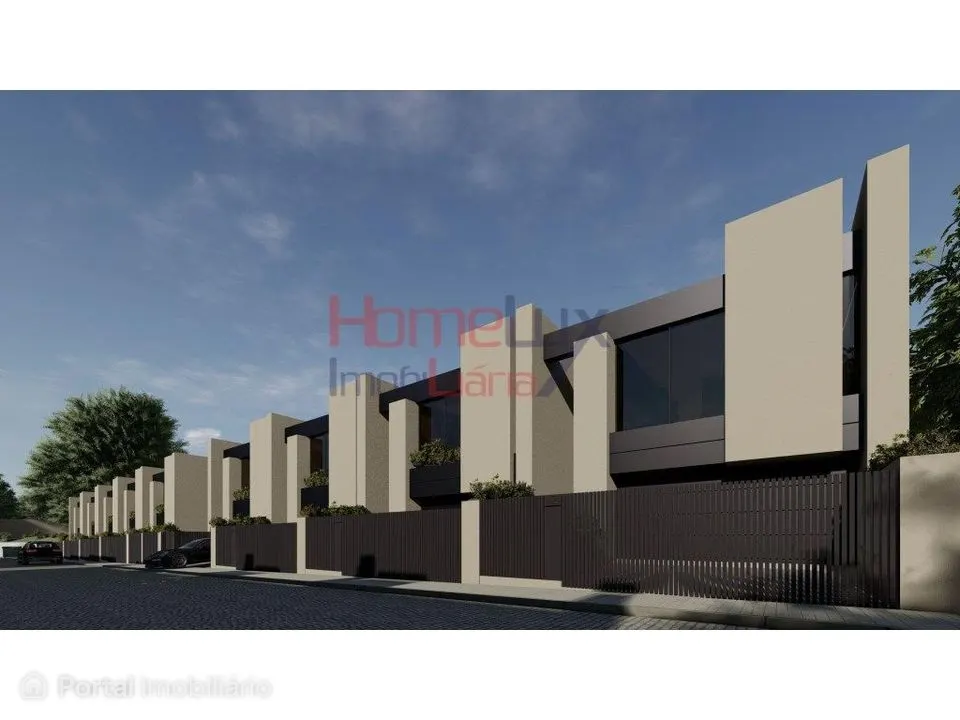 Moradias em Construção em S. Pedro da Cova