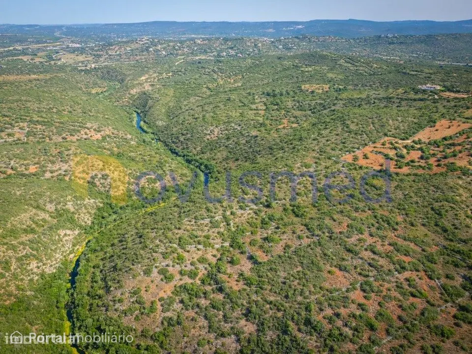 Terreno Rústico com 4.080 m² e Vista Desafogada no Malhão, Paderne