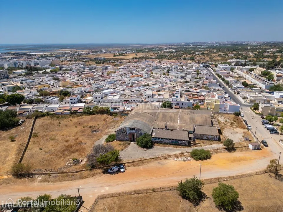 Terreno urbano com 9108 m2 e projeto aprovado para construção de 132 f