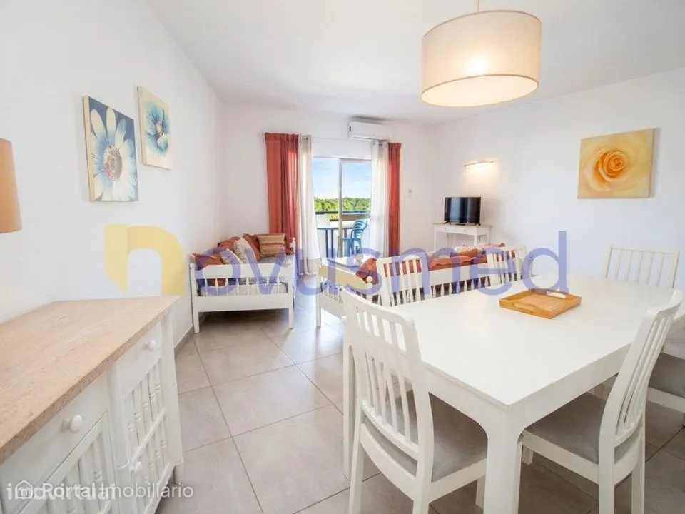 Apartamento T2 mobilado, com ar condicionado e piscina - Areias de ...