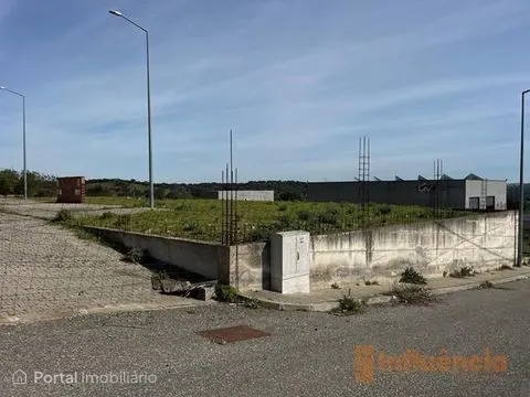 Terreno para construção de edifício para habitação coletiva