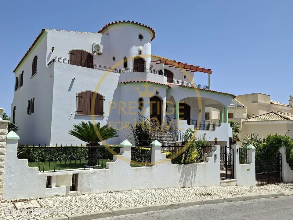Moradia de T5 com Vista Mar em Loulé