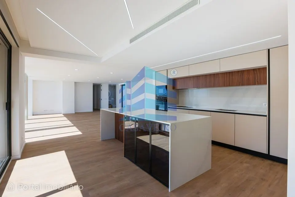 Apartamento T4 com Terraços Penthouse