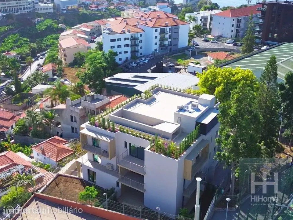Apartamento T2 junto aos Barreiros em São Martinho