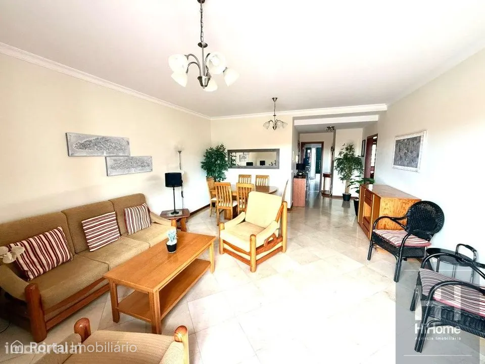 Arrenda-se Apartamento T2 Mobilado e Equipado junto ao Fórum Madeira