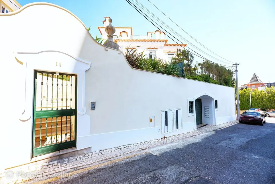 T3 duplex Monte Estoril com vista mar e terraço