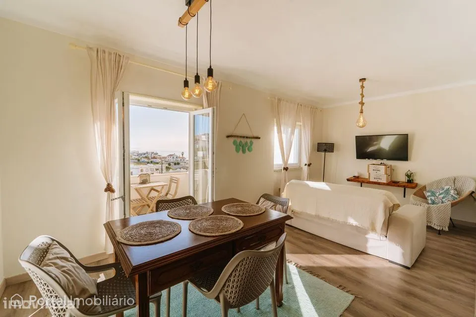 Apartamento T2 com Vista Mar junto ao Centro da Ericeira