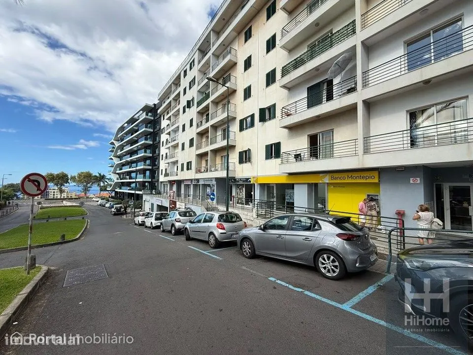 Arrendo estacionamentos em Box junto ao Fórum Madeira