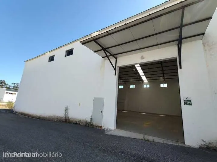 Warehouse for rent in Santa Maria, São Pedro e Matacães